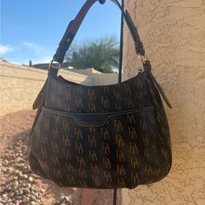 Dooney Bourke DB1975 Logo Vacchetta Florentine Leather Satchel Bag Used Once M L